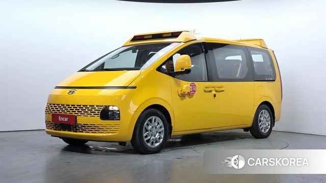 Hyundai Staria 2023 Желтый из Кореи