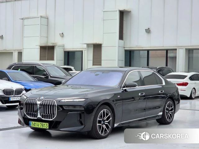 BMW 7 Series (G70) 2024 Черный из Кореи