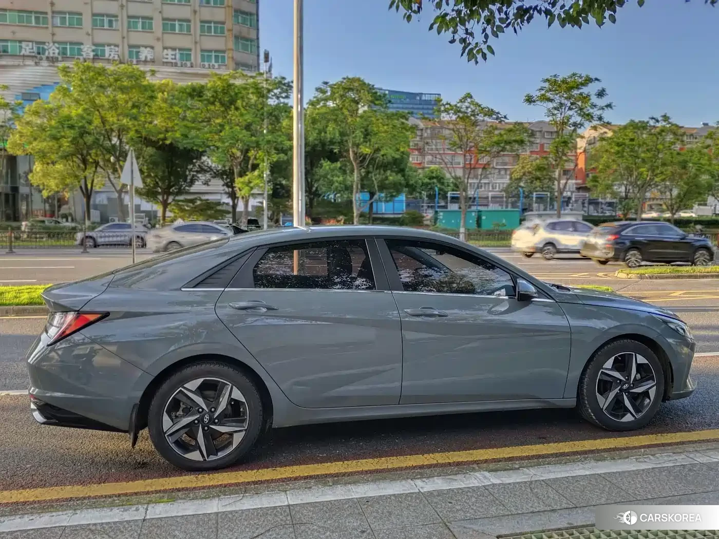 Hyundai Elantra 2021 Silver/gray из Китая
