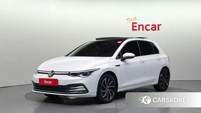 Volkswagen Golf 8th Generation 2023 Белый из Кореи