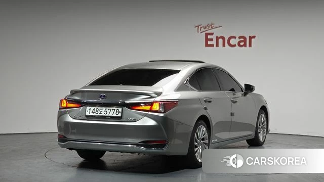 Lexus ES300h 7th generation 2020 Песочный из Кореи
