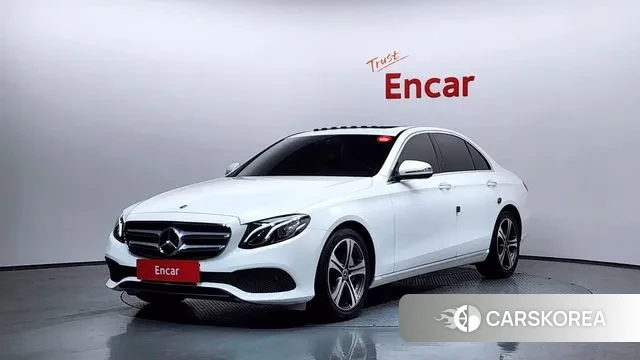 Mercedes-Benz E-Class W213 2018 Белый из Кореи