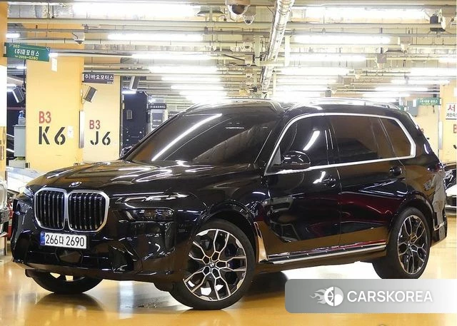 BMW X7 (G07) 2025 Черный из Кореи