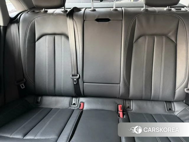 Audi A4L 2021 Белый из Китая