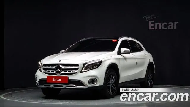 Mercedes-Benz GLA-Class X156 2019 Белый из Кореи