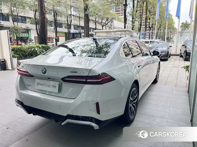 BMW i5 2025 Белый из Китая