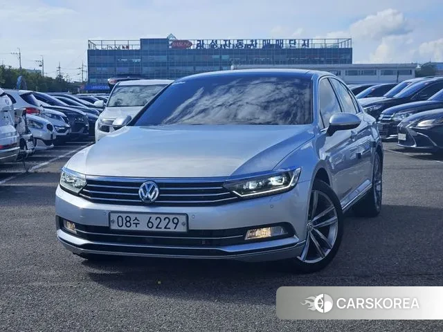 Volkswagen Passat GT (B8) 2018 Серебряный из Кореи
