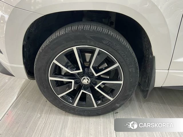 Skoda Krok 2021 Белый из Китая