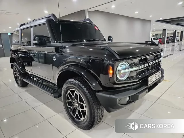 Ford Bronco 6th Generation 2023 Черный из Кореи