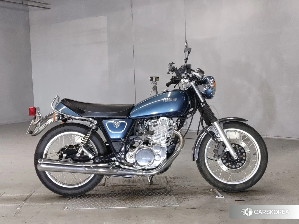 Проданный Yamaha SR 400 2019 из Японии