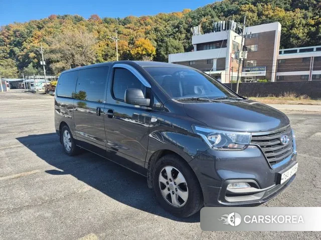 Hyundai The New Grand Starex 2018 Серебристо-серый из Кореи