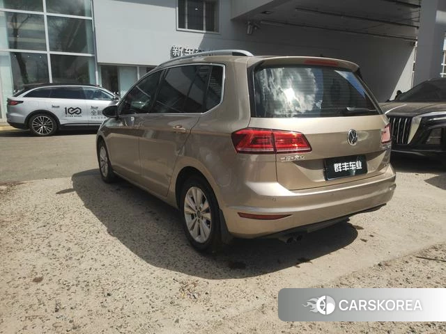 Volkswagen Golf*Jiayu 2018 Шампань из Китая