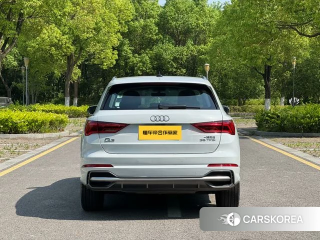 Audi Q3 2022 Белый из Китая