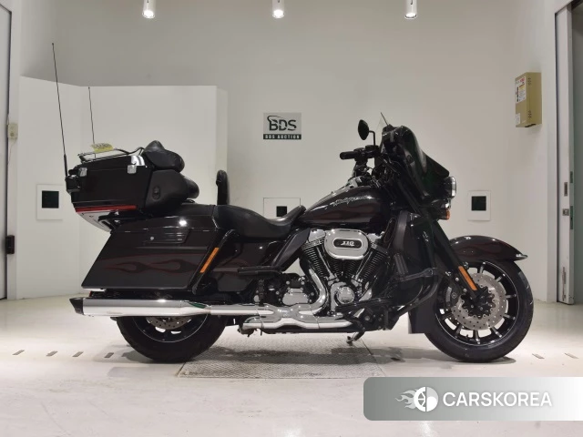 Проданный Harley-Davidson Electra Glide FLHTCUSE1800 CVO 2010 из Японии