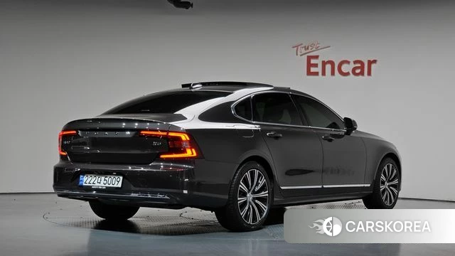 Volvo S90 2024 Серый из Кореи