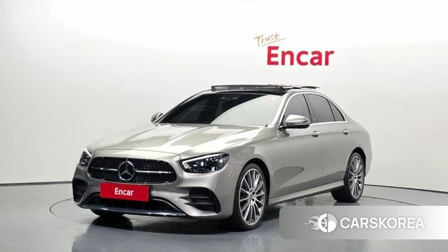 Mercedes-Benz E-Class W213 2022 Песочный из Кореи