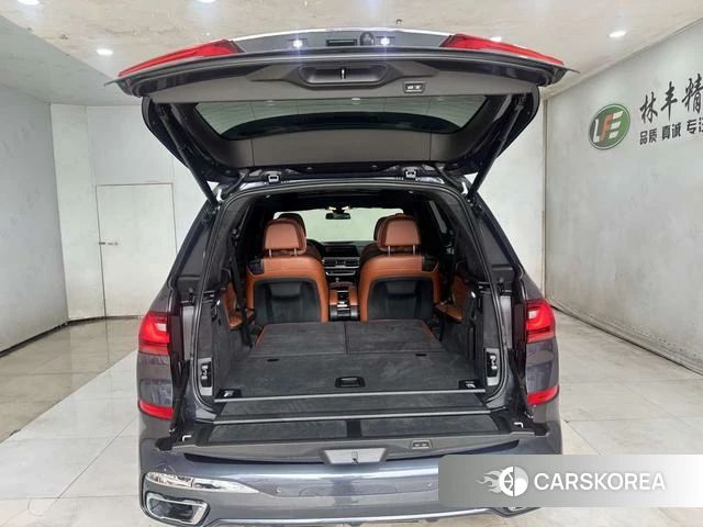 BMW X7 2022 Темно-серый из Китая