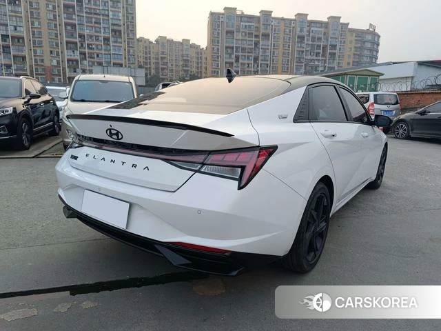 Hyundai Elantra 2022 Белый из Китая