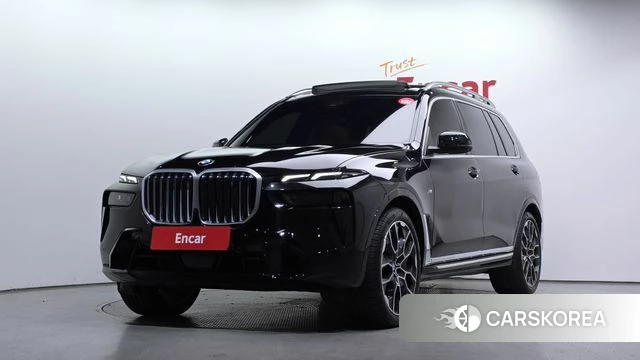 BMW X7 (G07) 2024 Черный из Кореи