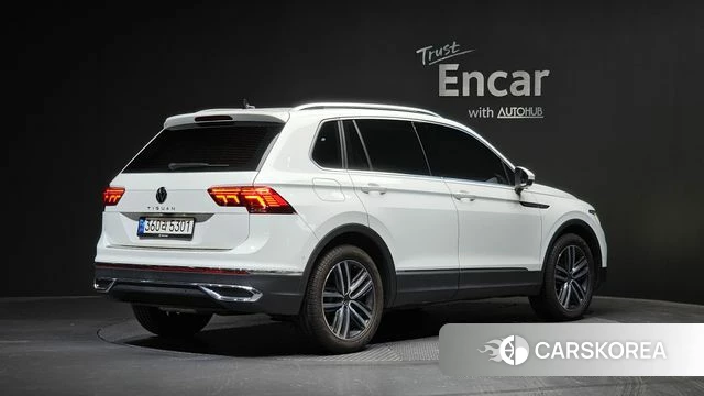 Volkswagen Tiguan second Generation 2022 Белый из Кореи