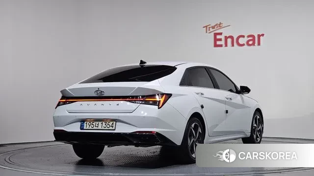 Hyundai Avante (CN7) 2021 Белый из Кореи