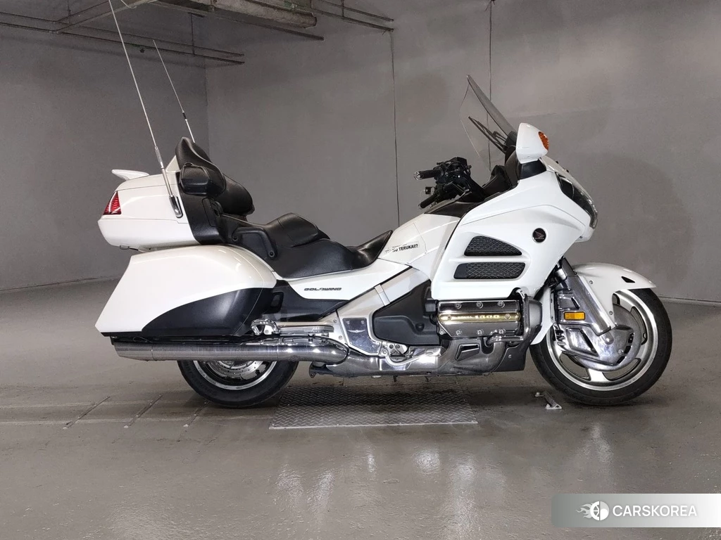 Проданный Honda GL1800 2011 из Японии