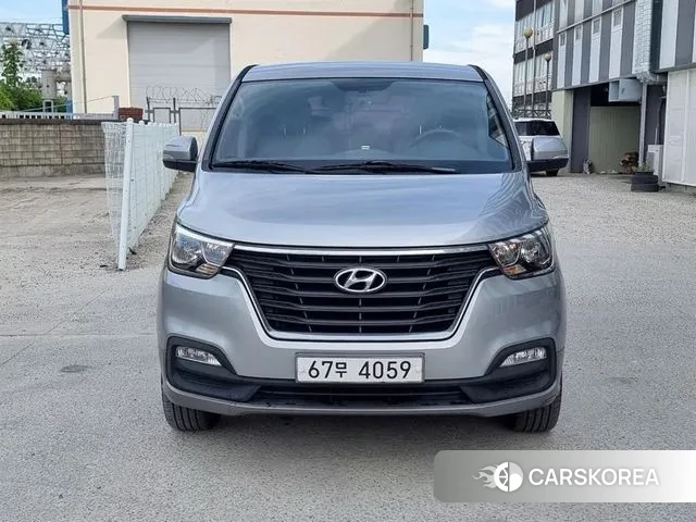 Hyundai The New Grand Starex 2018 Серебристо-серый из Кореи