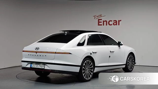 Hyundai Grandeur Hybrid (GN7) 2025 Белый из Кореи
