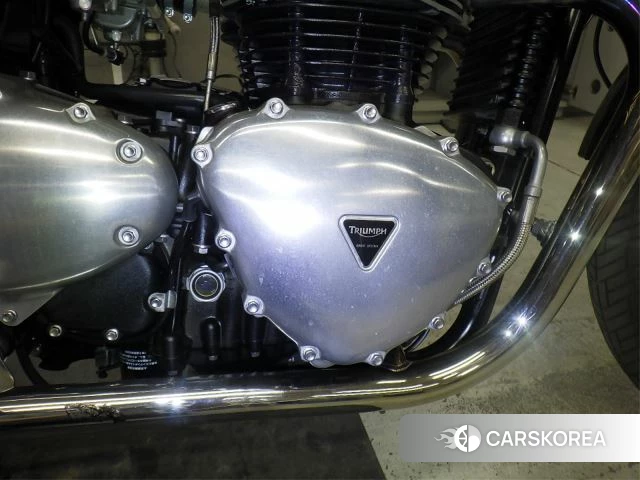 Engine photo