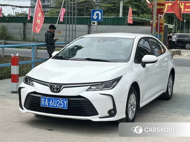 Toyota Corolla 2023 Белый из Китая