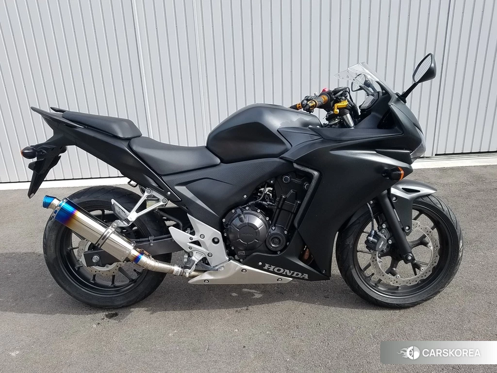 Проданный Honda CBR400R 2018 из Японии