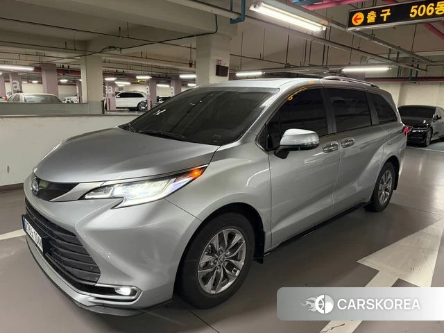 Toyota Sienna 4th Generation 2022 Песочный из Кореи