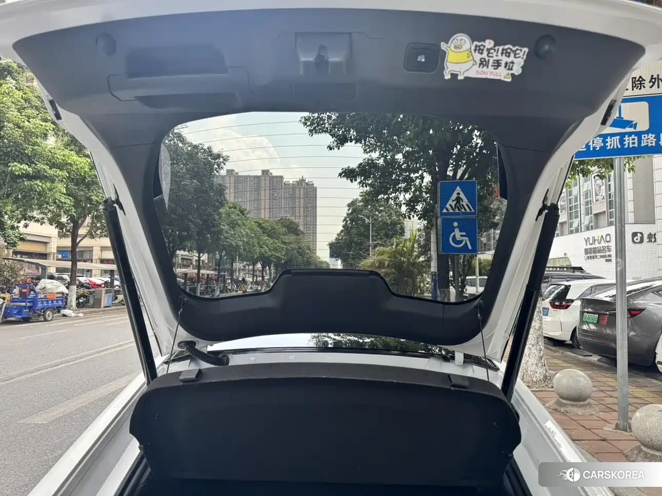 Chang'an UNI-V 2023 Белый из Китая