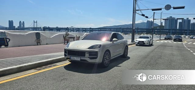 Porsche Cayenne (PO536) 2024 Жемчужный цвет из Кореи
