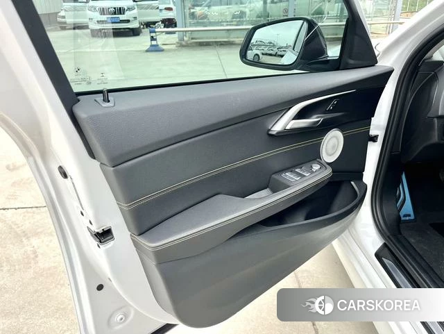 BMW 1 series 2023 Белый из Китая