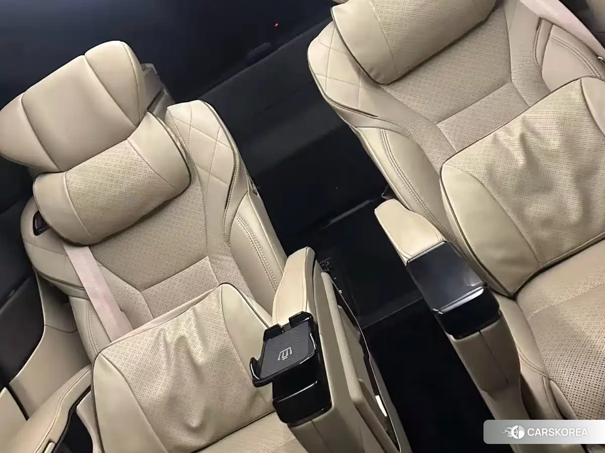 Toyota Vellfire 2024 Черный из Китая