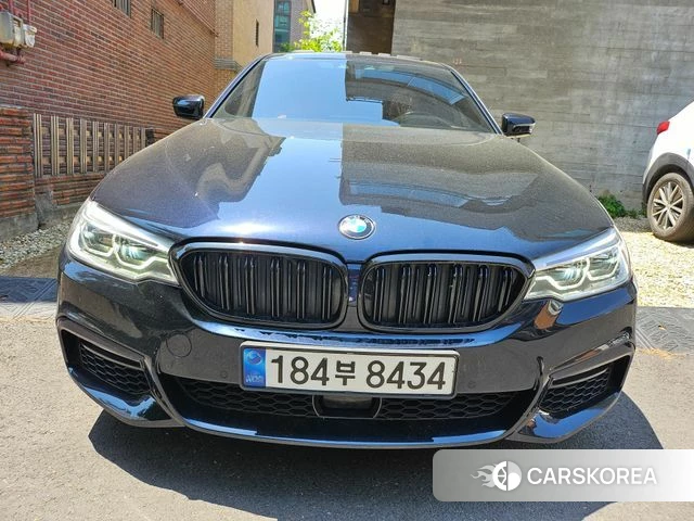 BMW 5 Series (G30) 2018 Черный из Кореи