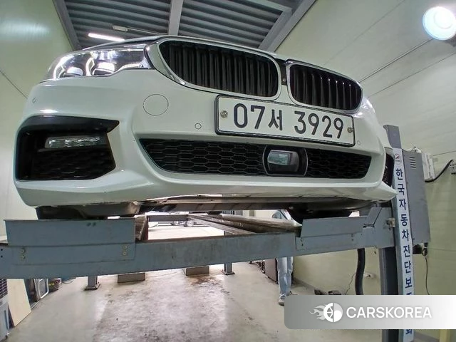 BMW 5 Series (G30) 2019 Белый из Кореи