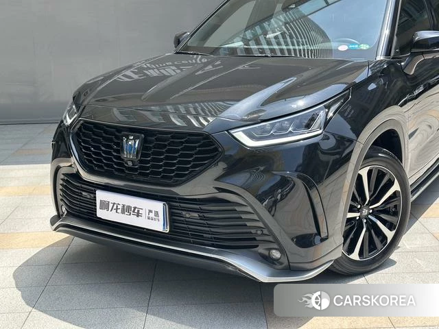 Toyota Crown Lufang 2023 Черный из Китая