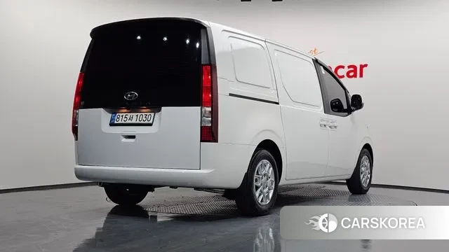 Hyundai Staria 2022 Белый из Кореи