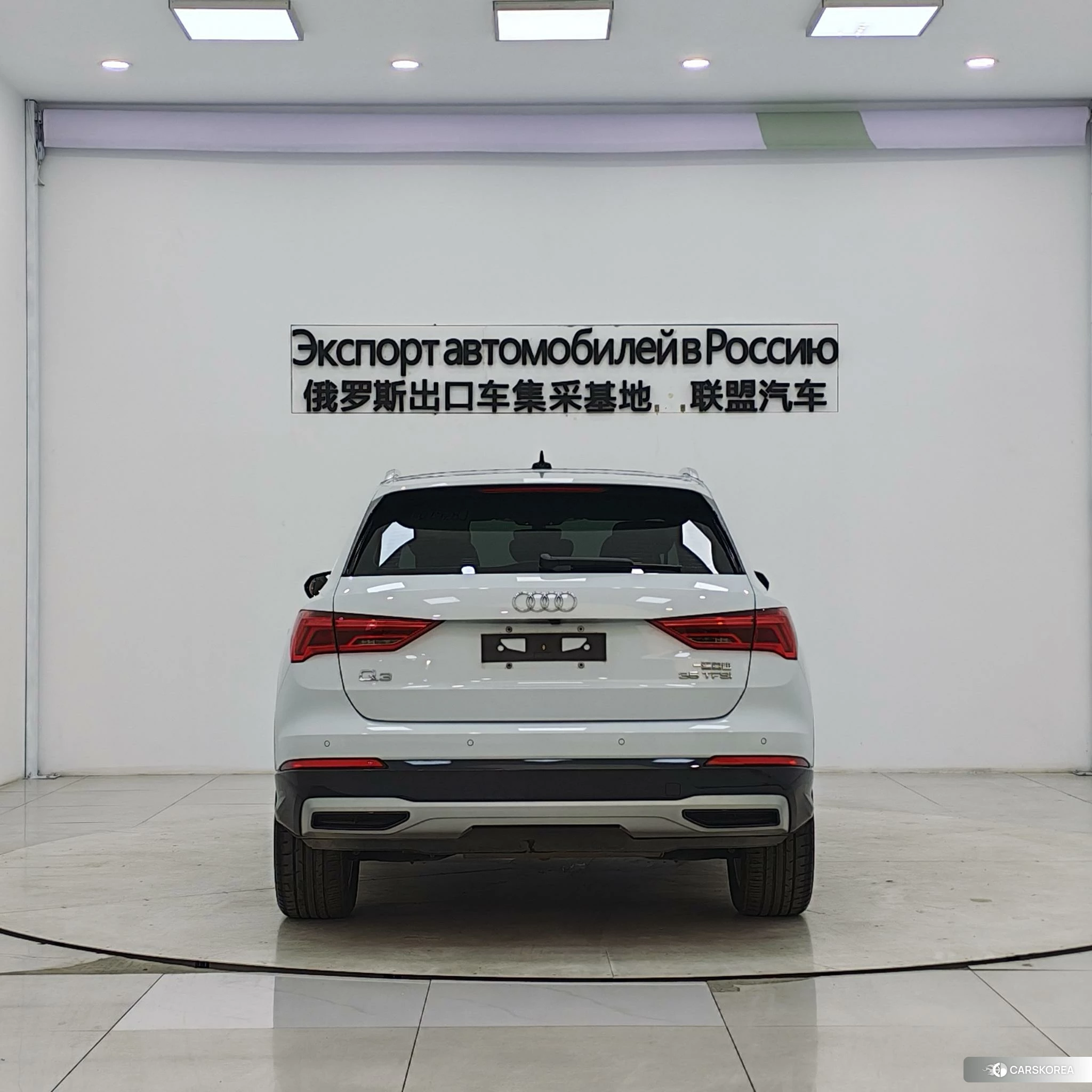 Audi Q3 2021 Белый из Китая