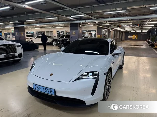 Porsche Taycan 2024 Белый из Кореи