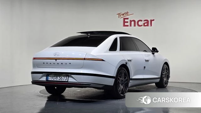 Hyundai Grandeur (GN7) 2024 Белый из Кореи