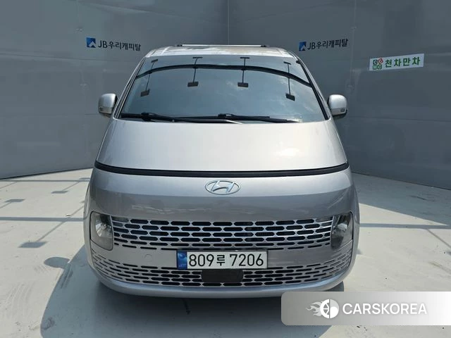 Hyundai Staria 2022 Серебристо-серый из Кореи