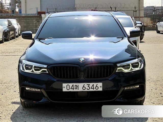 BMW 5 Series (G30) 2018 Черный из Кореи