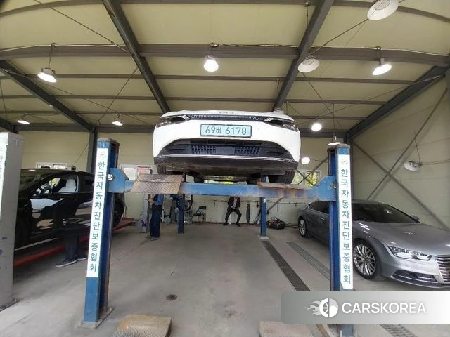 Kia EV6 2023 Белый из Кореи