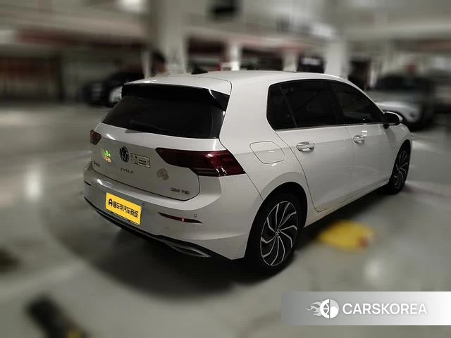 Volkswagen Golf 2021 Белый из Китая
