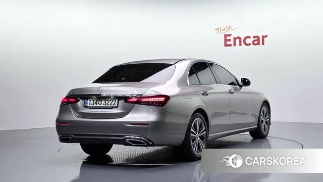 Mercedes-Benz E-Class W213 2021 Песочный из Кореи