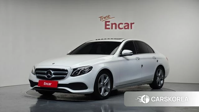 Mercedes-Benz E-Class W213 2018 Белый из Кореи