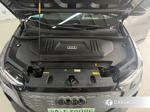 Audi Q5 e-tron 2023 Темно-серый из Китая
